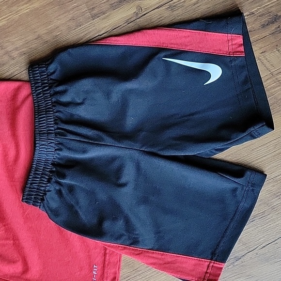 Boys Nike Matching Shorts and T-Shirt Set Size 7 - Picture 2 of 8